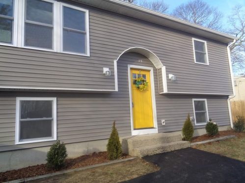 25 Canfield Ct, Warwick, RI 02889-9052