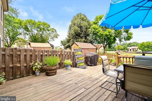 42 Topaz Ln, Trenton NJ exterior