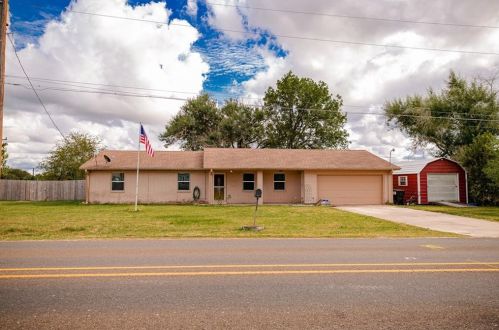 913 7th St, Leo, TX 78947-9646