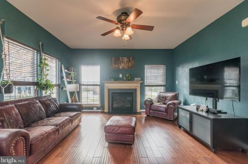 228 Lord Fairfax St, Charles Town WV  25414-2607 exterior