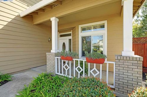 5433 Arrowhead Ct, Livermore, CA 94551-6953