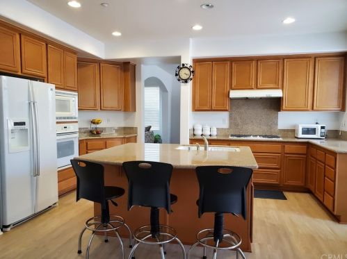 9464 Calico Trl, Riverside CA  92508-6836 exterior
