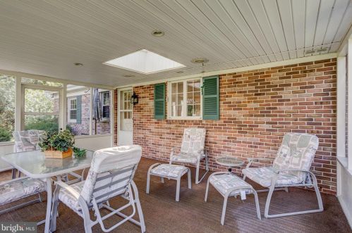 2113 Lyndell Dr, Lancaster PA  17601-5728 exterior