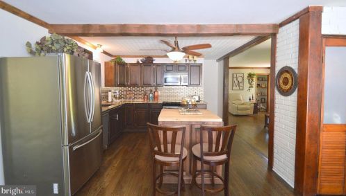 48 Calvin Unger Ln, Berkeley Springs WV 25411-5181 exterior