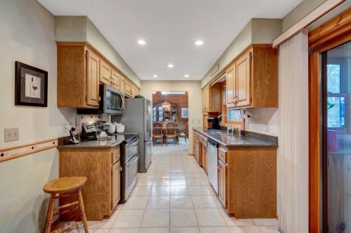 94 Bridgewater Dr, Saint Paul MN  55127-6976 exterior