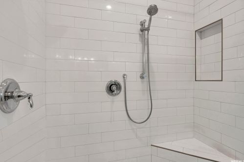 2712 Mt Jordan Rd, Sandy UT 84092-3380 exterior