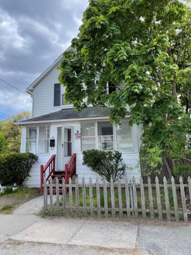 372 Montgomery Ave, Providence, RI 02905-1372