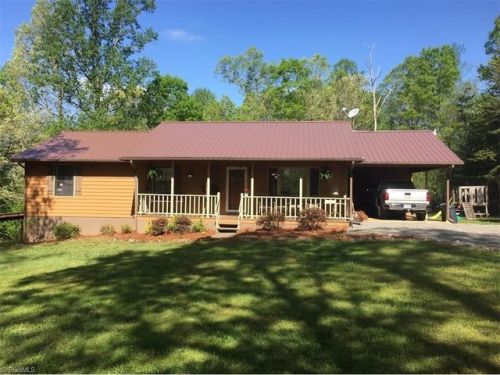 464 Cedar Ln, Critz, VA 24082-3056