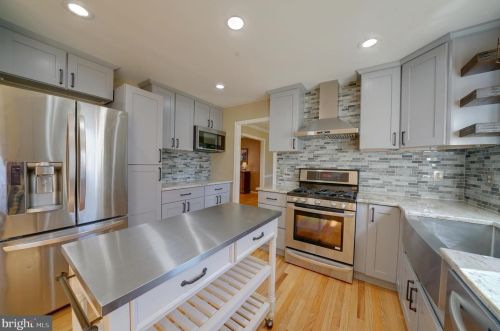 1900 Autumn Ridge Cir, Silver Spring MD 20906-5826 exterior