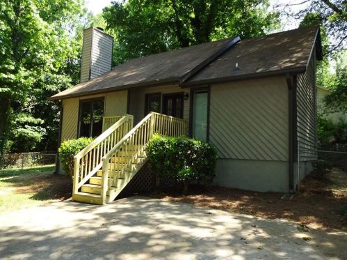 5417 Hulsey Cir, Gainesville, GA 30504-5105