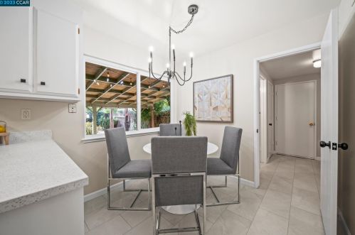 4566 Lincoln Dr, Concord CA  94521-1332 exterior
