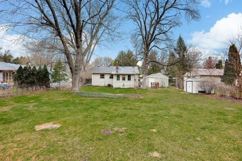 2120 Dorothy Ave, Saint Paul MN  55110-4718 exterior