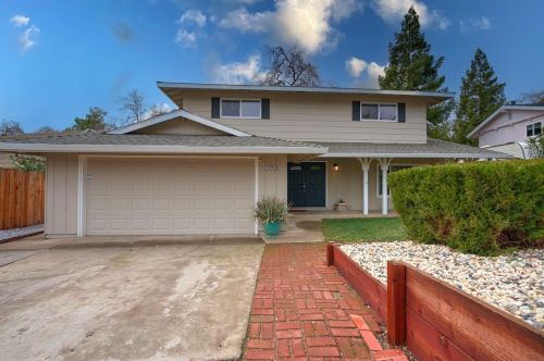 6336 Creekcrest Cir, Citrus Heights, CA 95621-6206