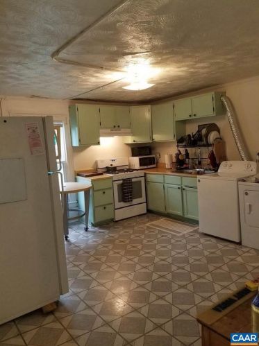 336 7 1/2 St, Charlottesville, VA 22903-3412