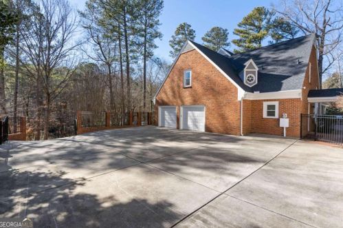 7660 Ball Mill Rd, Atlanta GA  30350-4406 exterior