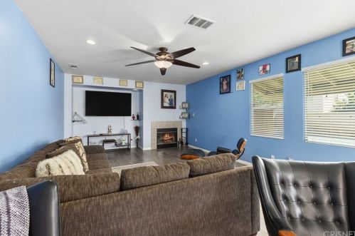 44022 Marbella St, Lancaster CA 93536 exterior