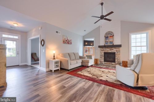 412 Constitution Dr, Ephrata PA  17522 exterior