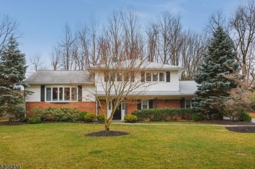 1364 Graymill Dr, Scotch Plains, NJ 07076-4725