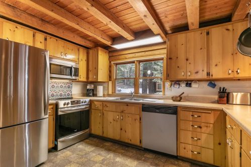 10691 Jeffrey Way, Truckee CA  96161-2518 exterior