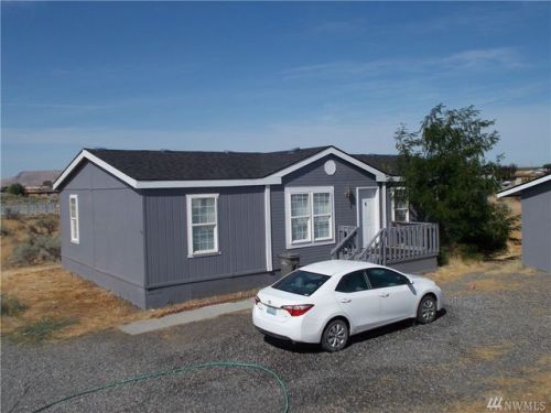 101 Sunshine Cir, Desert Aire, WA 99349-1974