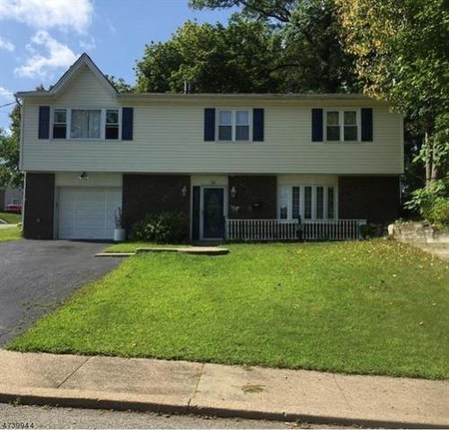 14 Curtis St, Wharton, NJ 07885-2125