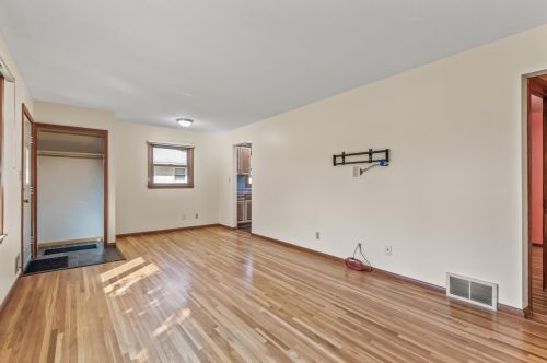 261 Gresham Ave, Saint Paul MN  55128-3916 exterior