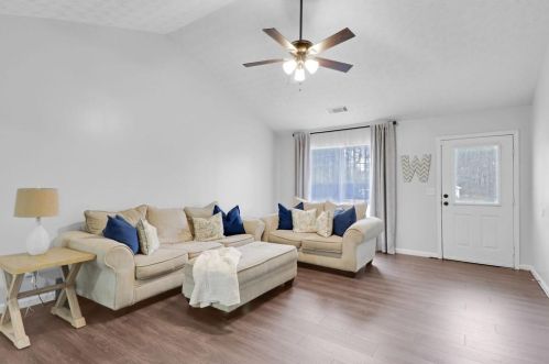 224 Oak Hill Rd, Porterdale, GA 30016-4578