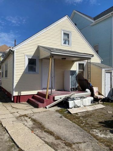 53 Cumerford St, Providence, RI 02909-3009