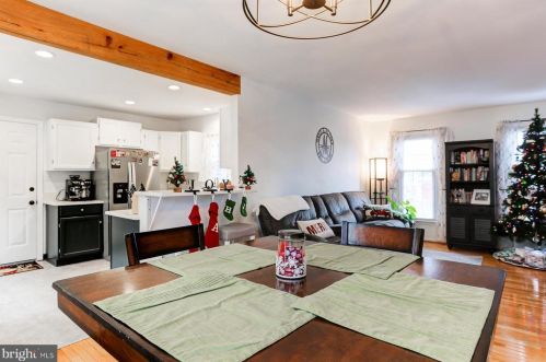 1546 Dunmore Dr, Lancaster PA  17602-1247 exterior