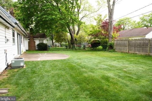 73 Edgemont Ln, Willingboro, NJ 08046-2228
