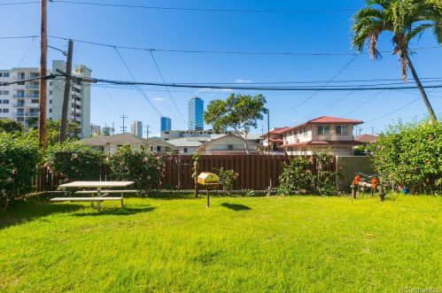 747 Wiliwili St, Honolulu HI  96826-4161 exterior