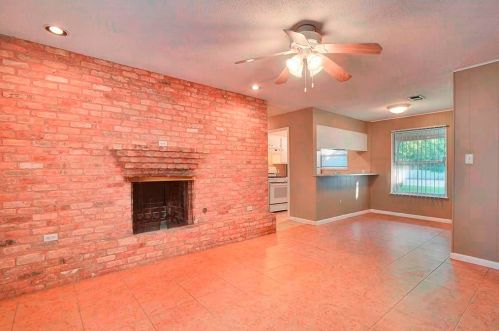 2302 Barton Skwy, Austin TX  78704-4704 exterior