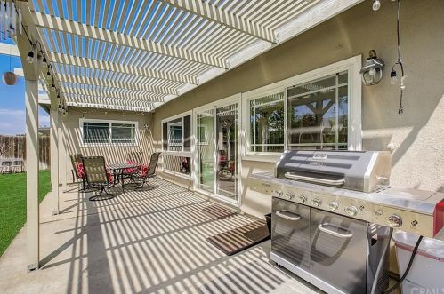 5004 Holbrook St, Anaheim CA  92807-1011 exterior