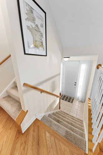 703 Prescott Ct, Naperville, IL 60563-2484