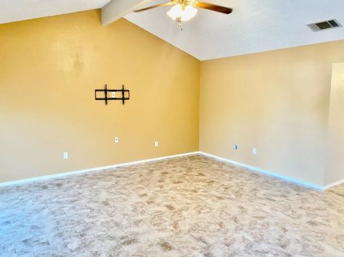 10221 Dawson Trl, Fort Worth, TX 76108-4981