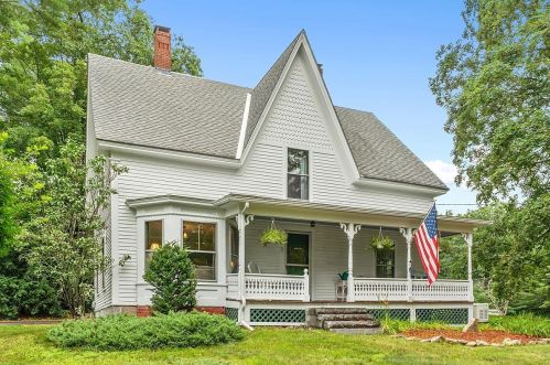 2 Tibbetts Hill Rd, Goffstown, NH 03045-3020