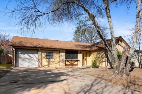 2110 Brandywine Ln, Austin TX  78727-4304 exterior