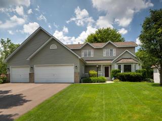 3738 Sunbury Dr, Saint Paul, MN 55125-2831