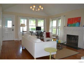 9 Harbor View Ave, Norwalk, CT 06854-4804
