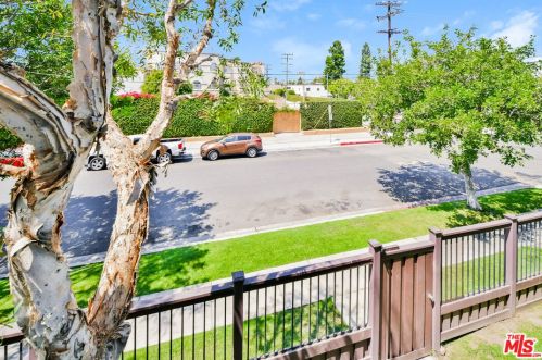 200 Plymouth St, Inglewood CA  90302-2394 exterior