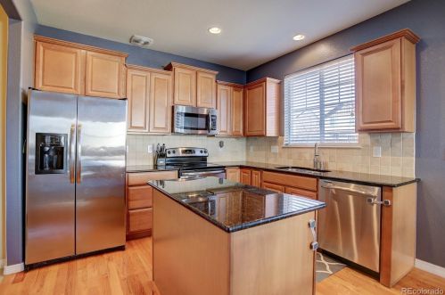 201 Newbern Way, Aurora CO 80016-6124 exterior