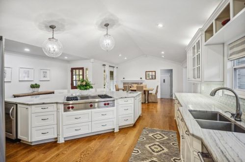 4680 Hitching Post Trl, Atlanta GA  30342-2816 exterior