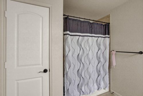 1525 Treeta Trl, Uhland TX 78640 exterior