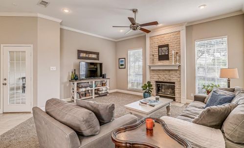 7308 Spring Oak Dr, North Richland Hills TX  76182-3708 exterior