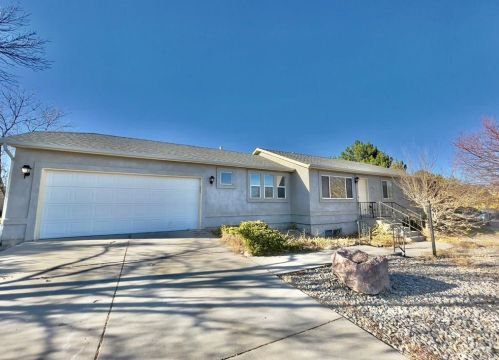 659 Camrose Dr, Pueblo, CO 81007-1511