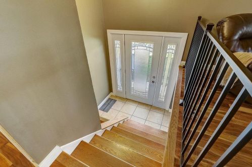 1681 Hickory Hill Dr, Saint Paul MN  55122-2527 exterior