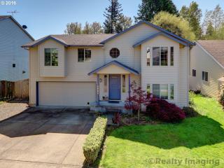 5660 16th Dr, Damascus, OR 97080