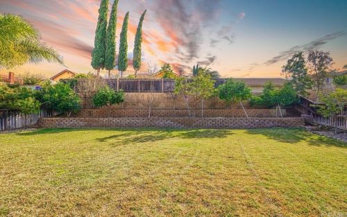 11440 Arizona Ave, Riverside CA  92503-8811 exterior