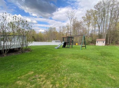 560 Wood Duck Dr, Torrington CT  06790-2587 exterior