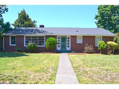 124 2nd St, Lebanon, OR 97355-2802